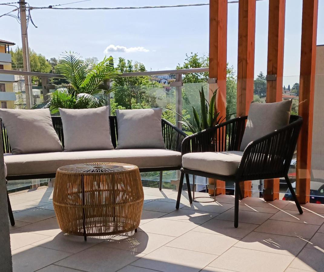 Lake Dream Apartment With Pool In Bardolino Zewnętrze zdjęcie